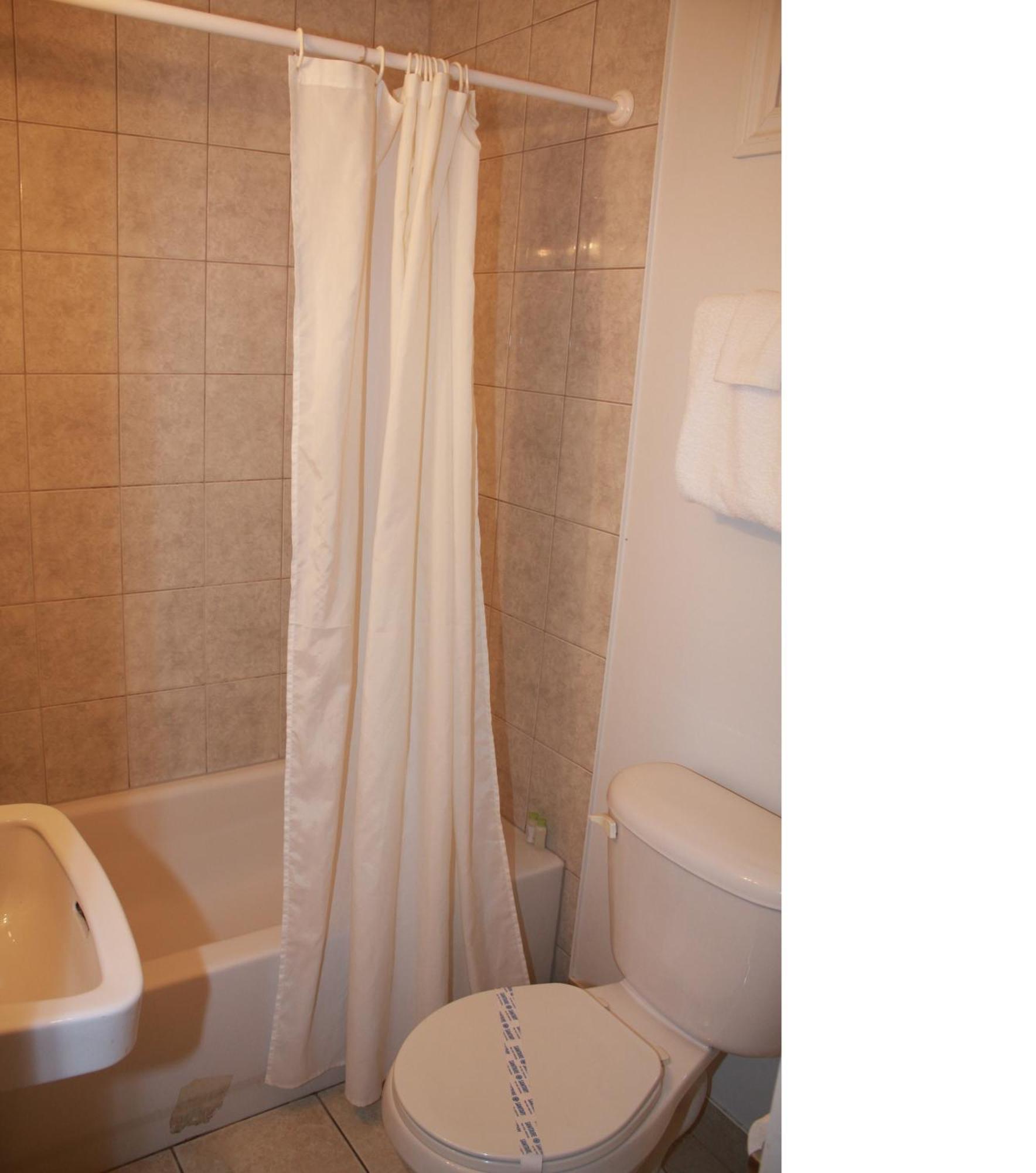 Grand Motel Saint-Hubert Longueuil Zimmer foto
